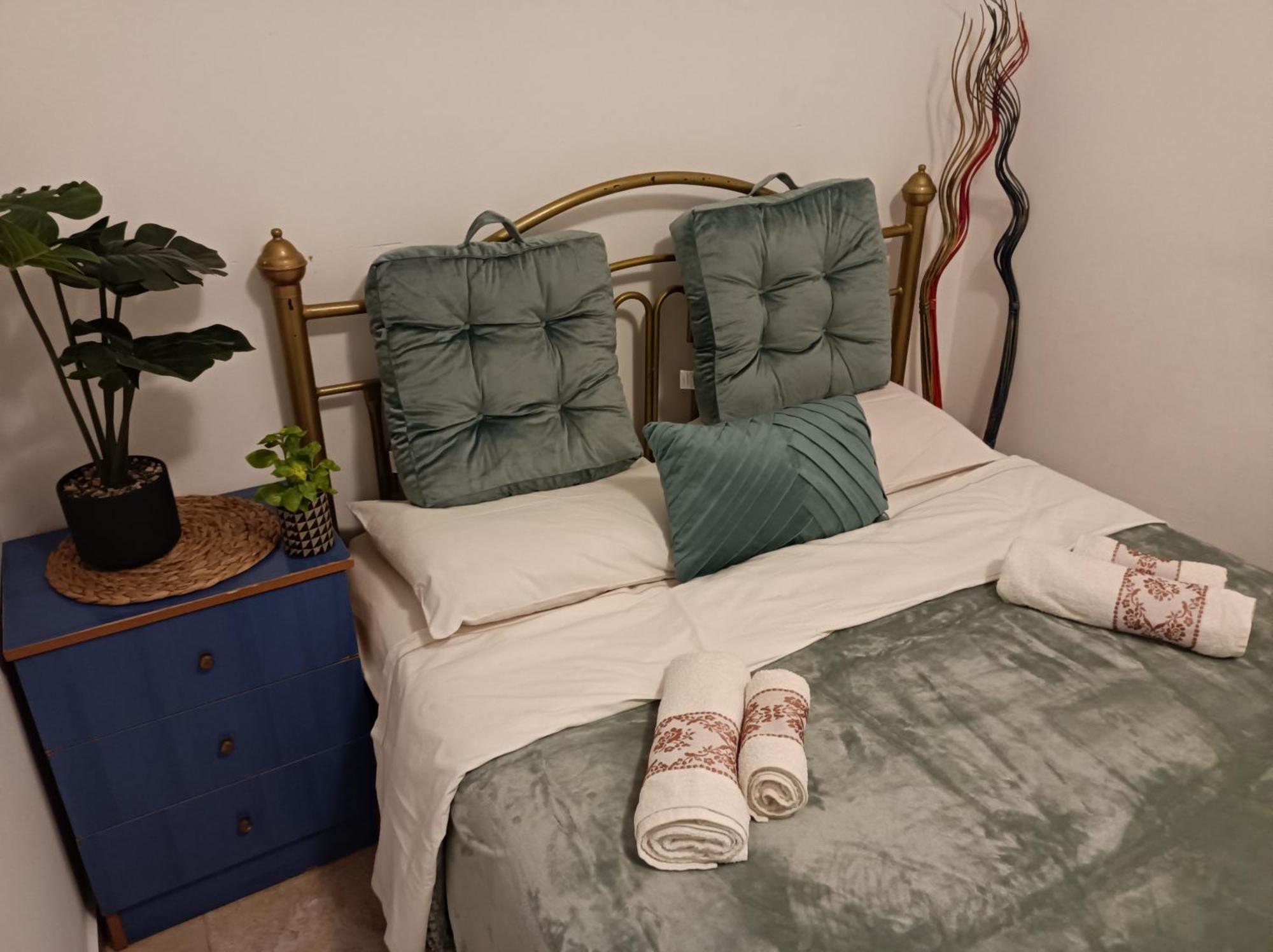 Blue Moon Accommodation 네아 미카니오나 외부 사진