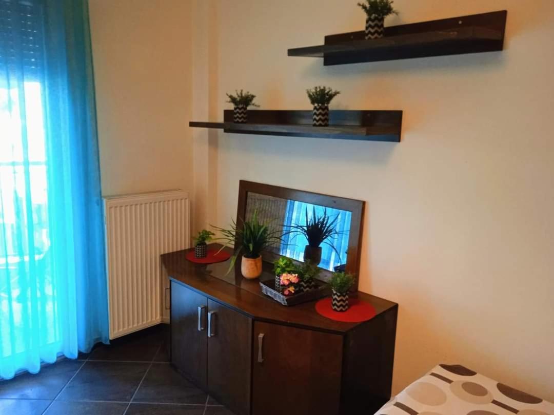 Blue Moon Accommodation 네아 미카니오나 외부 사진