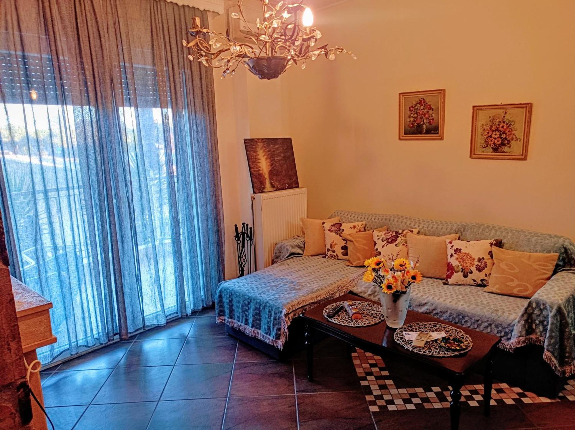 Blue Moon Accommodation 네아 미카니오나 객실 사진