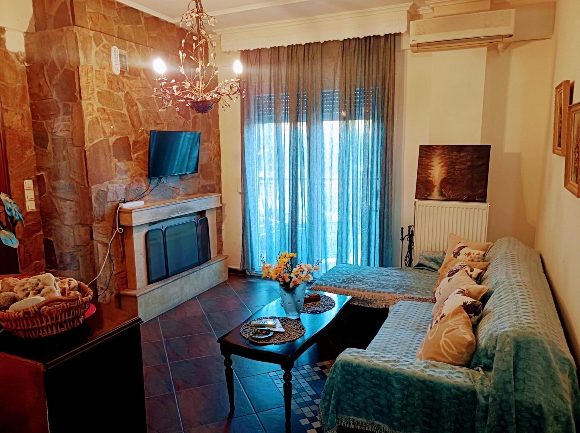 Blue Moon Accommodation 네아 미카니오나 외부 사진