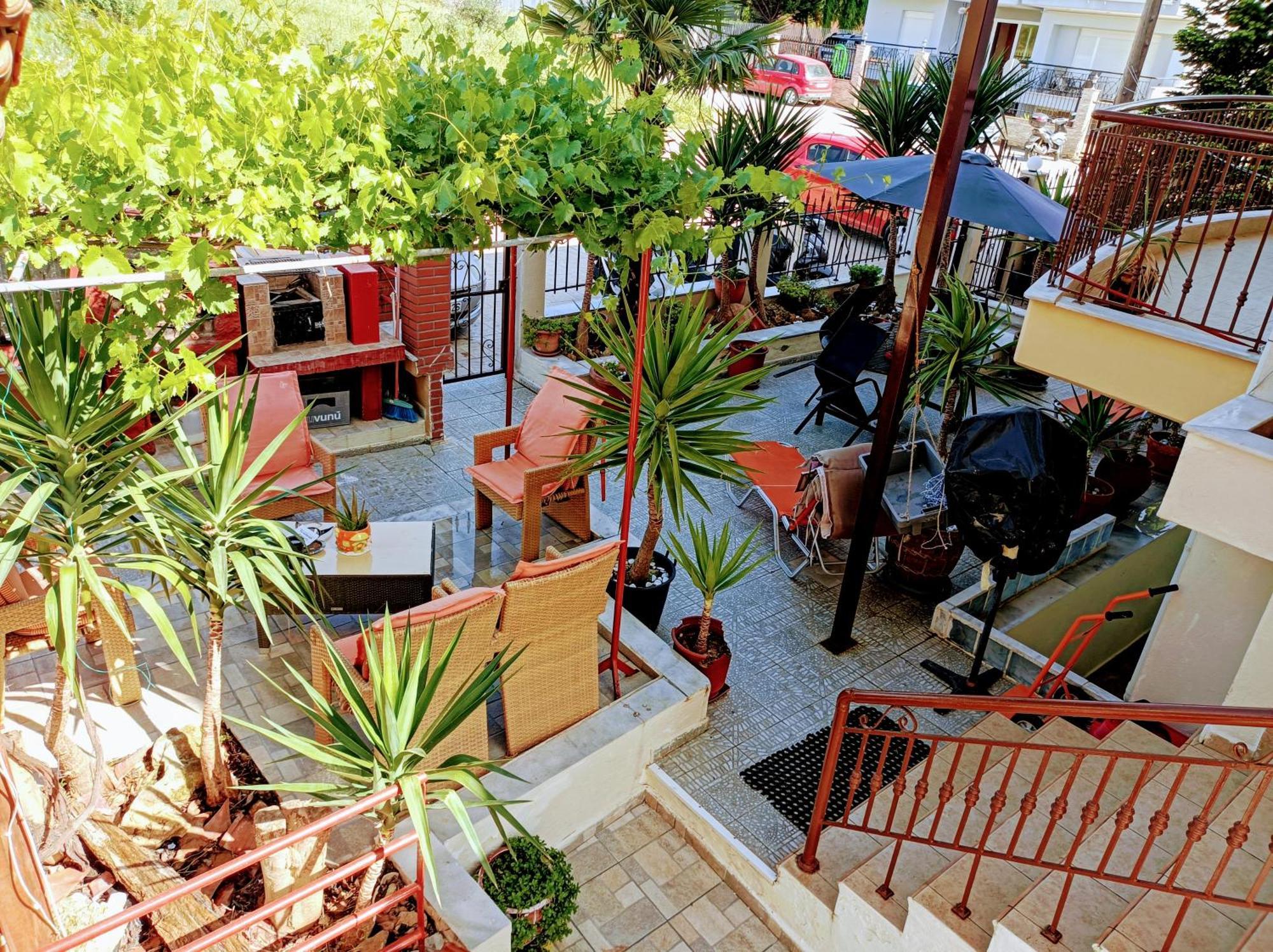 Blue Moon Accommodation 네아 미카니오나 외부 사진