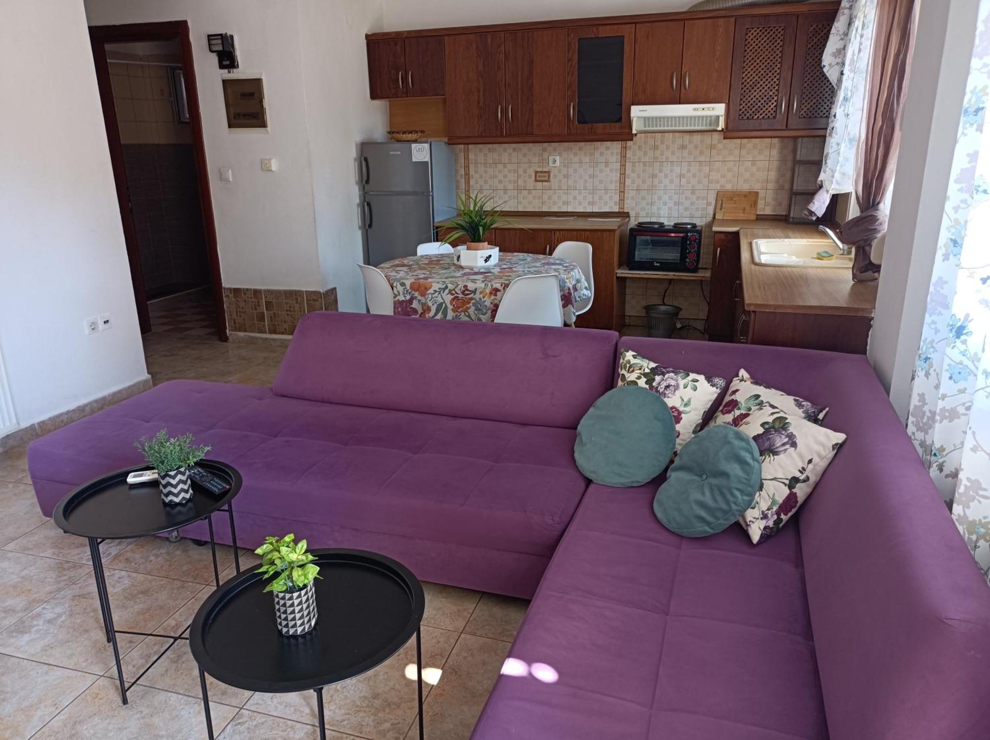Blue Moon Accommodation 네아 미카니오나 외부 사진
